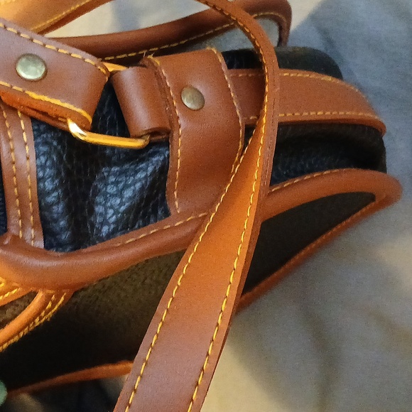 Dooney and Bourke saddle crossbody - Picture 6 of 8